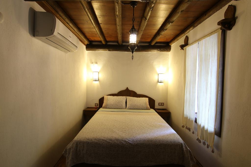 Yeni Gelin Evi Lägenhet Birgi Exteriör bild
